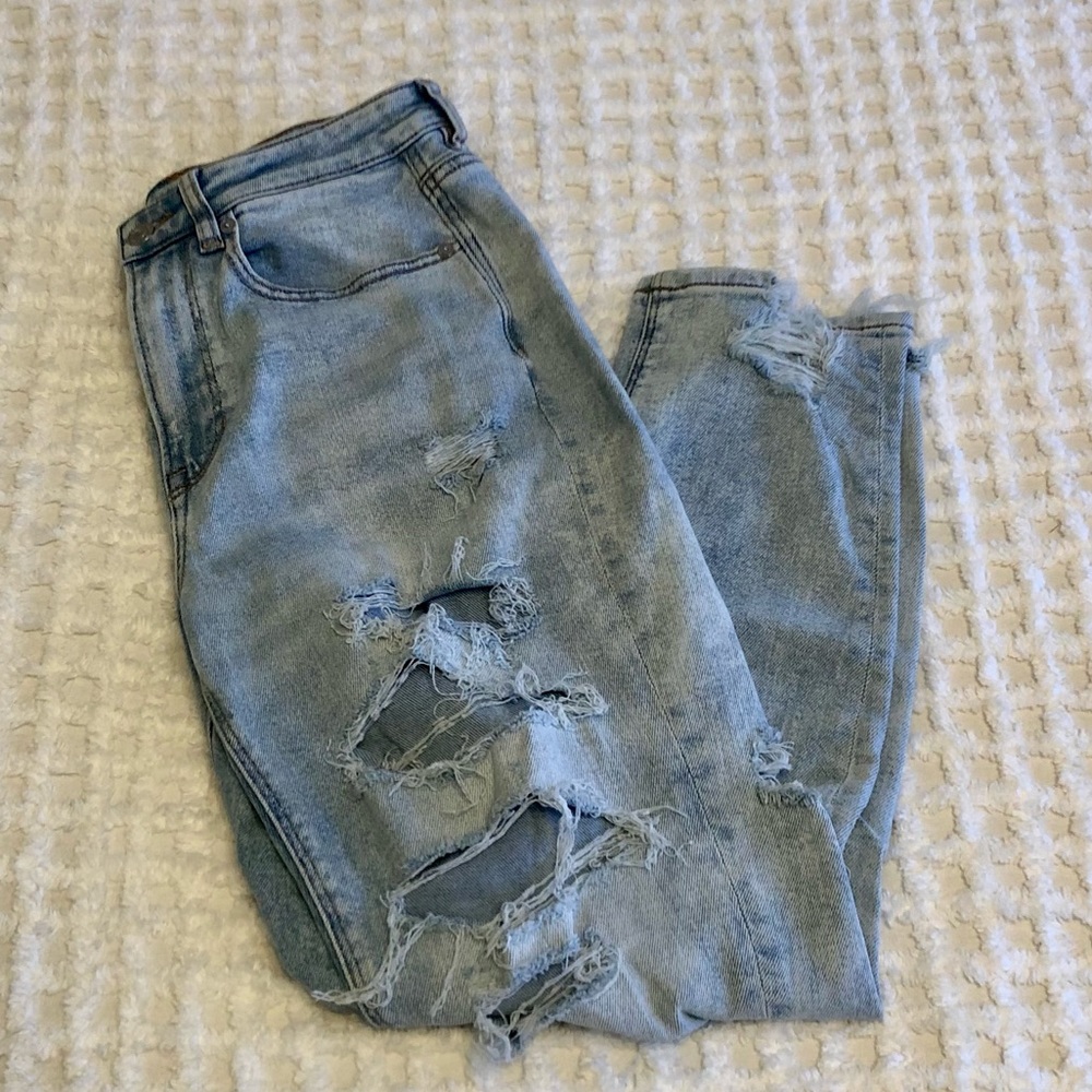 NWOT AE Distressed Jeans